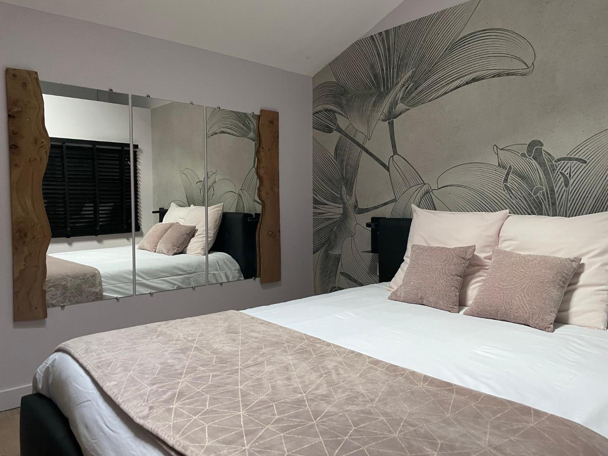 Hotel Le St Vincent Roquefort-sur-Soulzon Zewnętrze zdjęcie