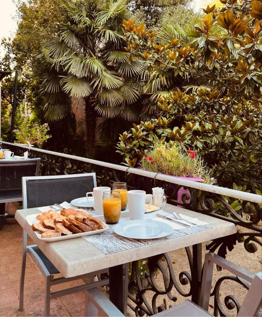 Hotel Le St Vincent Roquefort-sur-Soulzon Zewnętrze zdjęcie